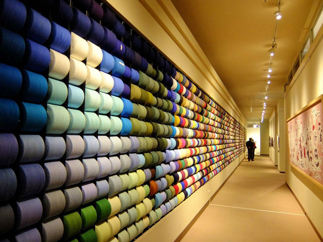 12. タオルとアートの融合！ お土産探しも楽しい「タオル美術館」