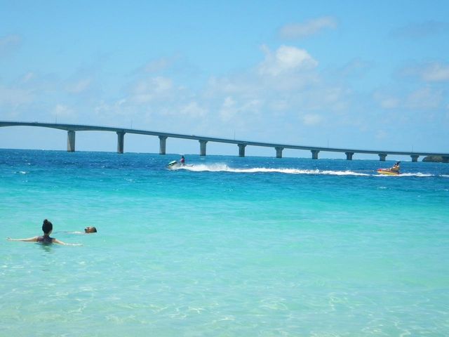 1. ”東洋一”とうたわれる宮古島随一のビーチ「与那覇前浜(前浜ビーチ)」