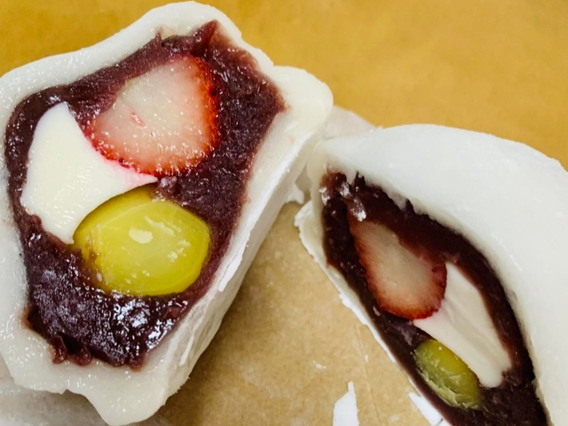 7. 意外だけどナイスなコラボに笑みがこぼれる「お菓子の日高 本店」