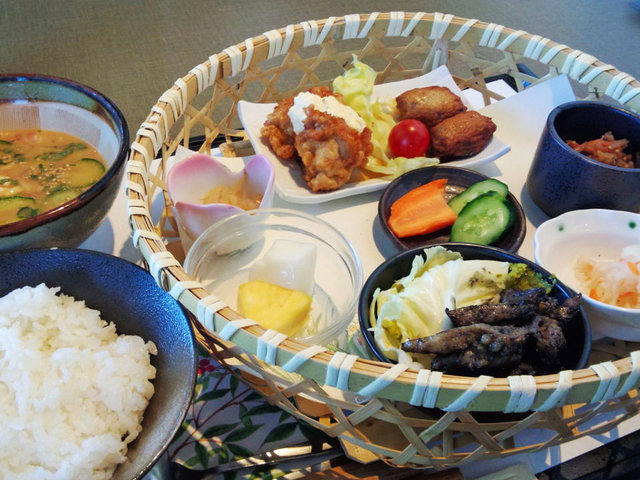 14. 温かいおもてなしのなか宮崎グルメをひとり占め「夢かぐら」