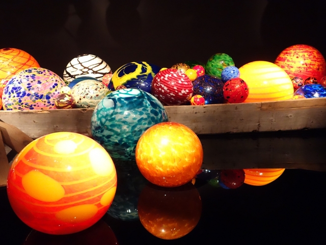 富山市ガラス美術館