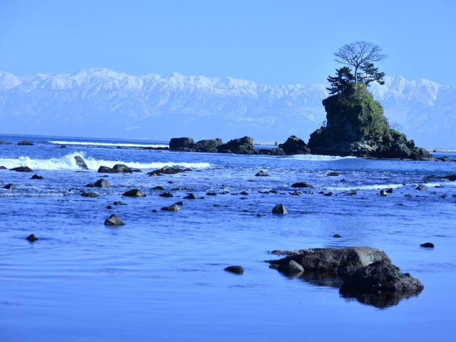 能登半島国定公園雨晴海岸
