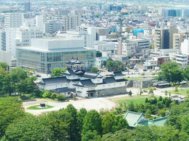 富山城址公園
