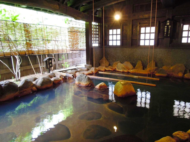 8. 黒川温泉一の老舗！ 300年愛される湯につかる「黒川温泉　歴史の宿　御客屋」