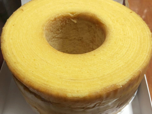 7. 24層も焼き重ねたバウムクーヘン「治一郎」