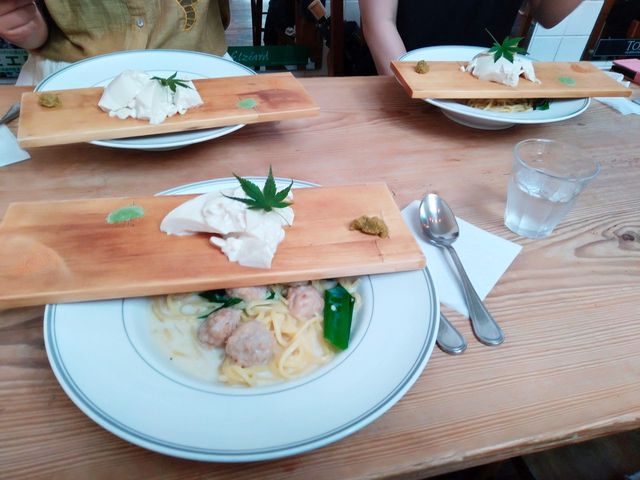 5. 銭湯から生まれ変わったおしゃれカフェ「嵯峨野湯」