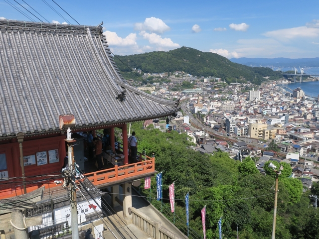 1. 尾道を彩る鮮やかな朱色の本堂「千光寺」