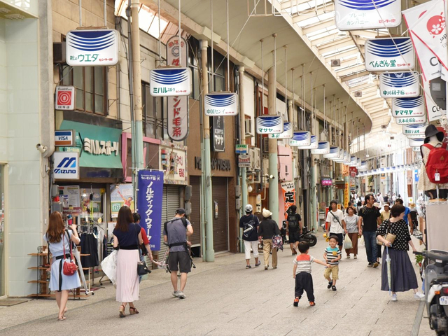 6. 尾道女子も通う♪ かわいいモノいっぱい「尾道本通り商店街」
