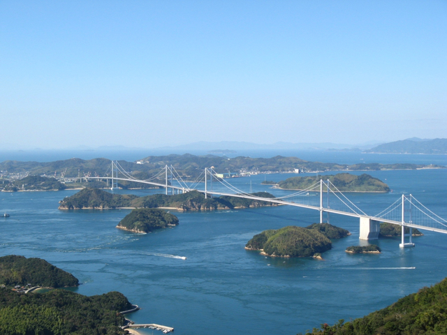 8. 絶景に浸るもよし、島グルメを楽しむもよし「しまなみ海道」