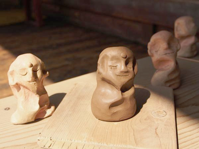 15. こちらはアジサイと石門、にぎり仏で有名「持光寺」