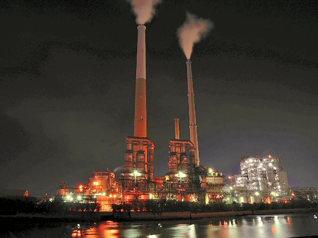 周南工場の夜景