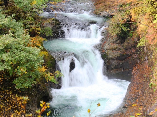 13. 日常を忘れられる山間の小さな温泉郷「作並(さくなみ)温泉」