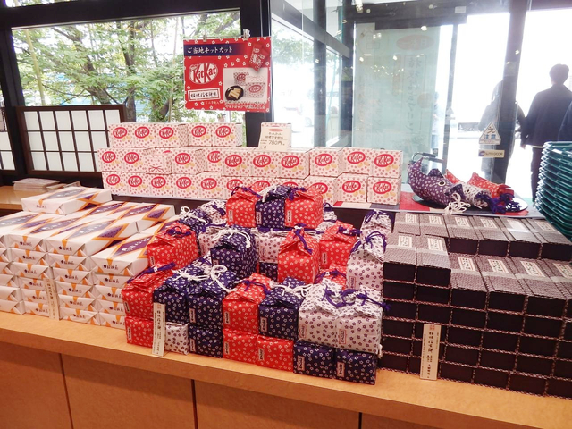 5. 山梨銘菓の製造見学＆お菓子の詰め放題も人気「桔梗信玄餅 工場テーマパーク」