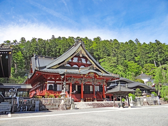 17. 山頂からの眺めも絶景！ 日蓮宗の総本山「身延山久遠寺(みのぶさんくおんじ)」