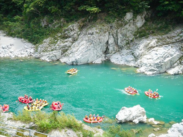 10. “四国三郎”の異名を持つ日本三大暴れ川の1つ「吉野川」