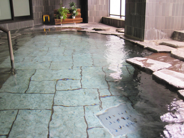 8. 美しい渓流を見下ろす貸切露天風呂もおすすめ「箱根湯本温泉　箱根パークス吉野」