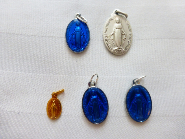 「奇跡のメダイ教会」のメダイ