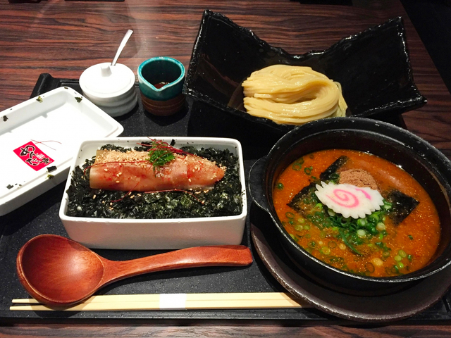 11. 明太子のうまさを知り尽くした店「元祖博多めんたい重」