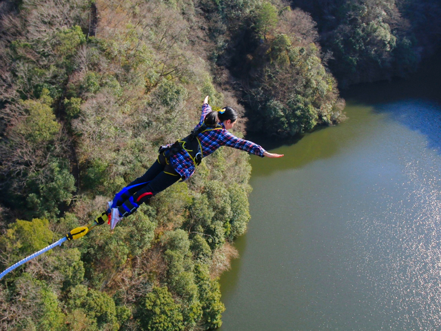 1. 【茨城】竜神大吊橋でバンジージャンプ / 紅葉と一緒に♪