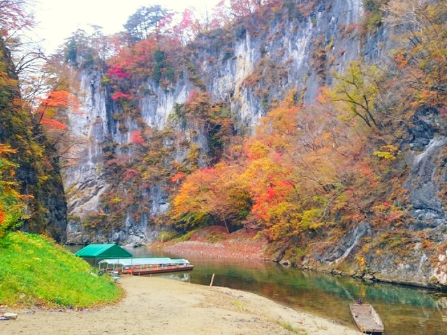 6. 【岩手】猊鼻渓(げいびけい)で舟下り / 紅葉と一緒に♪