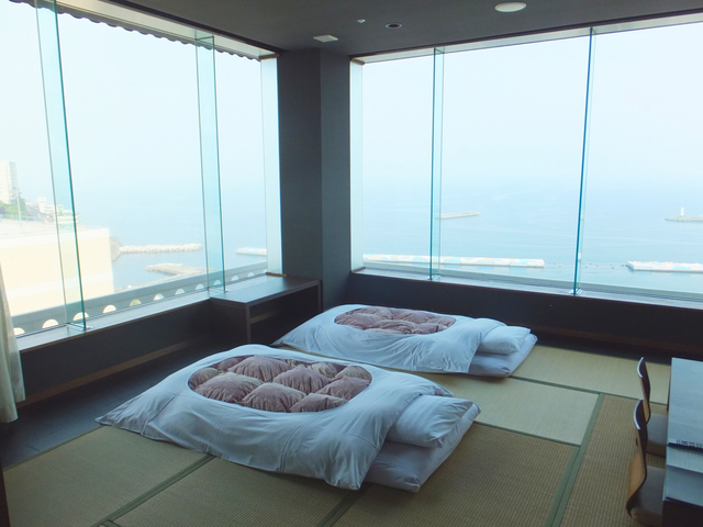 7位 大江戸温泉物語 あたみ / 海の幸を生かした豪華バイキング