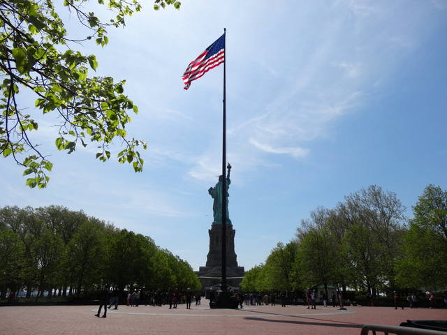 自由の女神