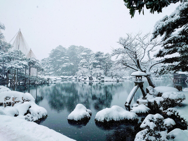 8. 石川・兼六園の雪吊り