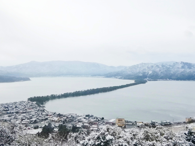 11. 京都・天橋立の雪景色