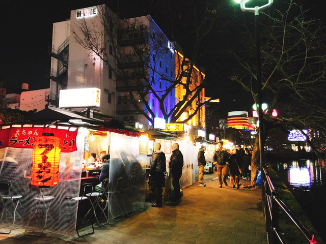 17. 中州屋台の博多グルメ / 福岡