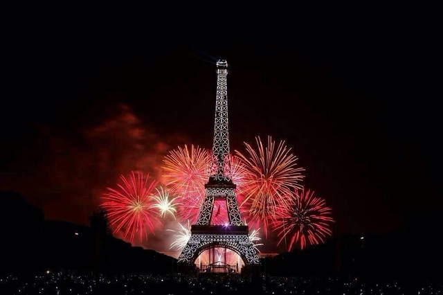 記念日には花火と一緒に