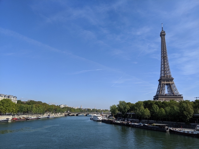 エッフェル塔観光の旅行記をご紹介