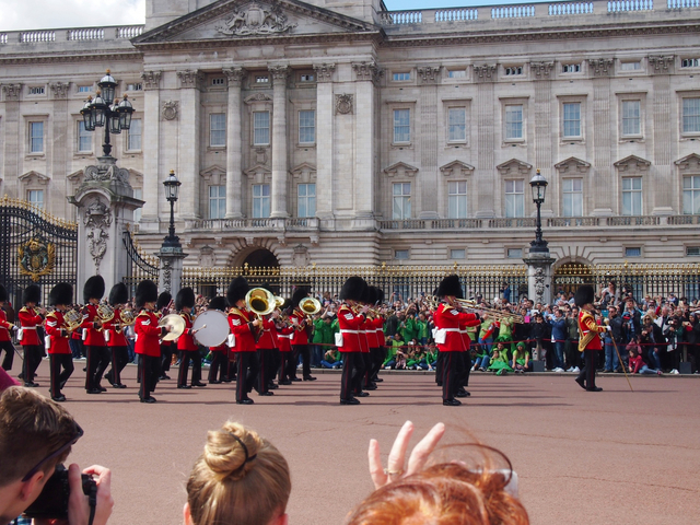 バッキンガム宮殿の衛兵交代式