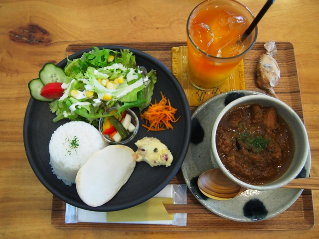 tou cafe and gallery