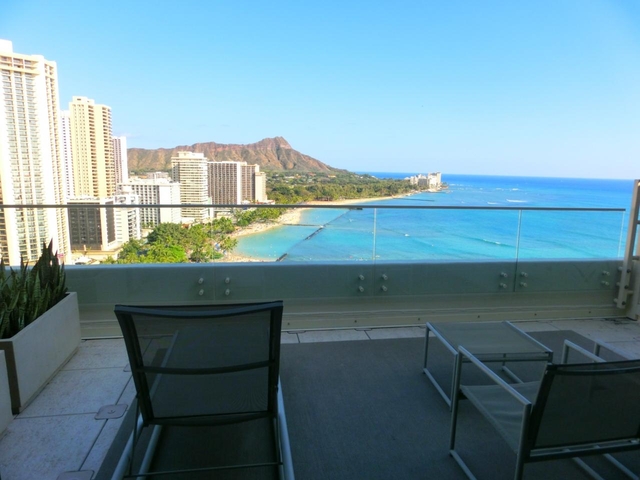 モアナ サーフライダー