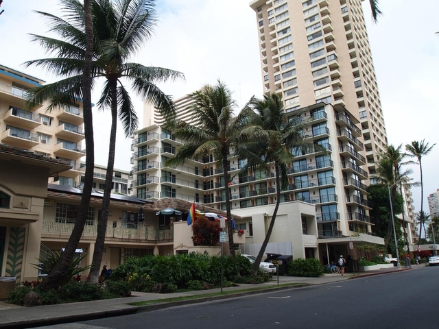 4. アストン アット ザ ワイキキ バニアン