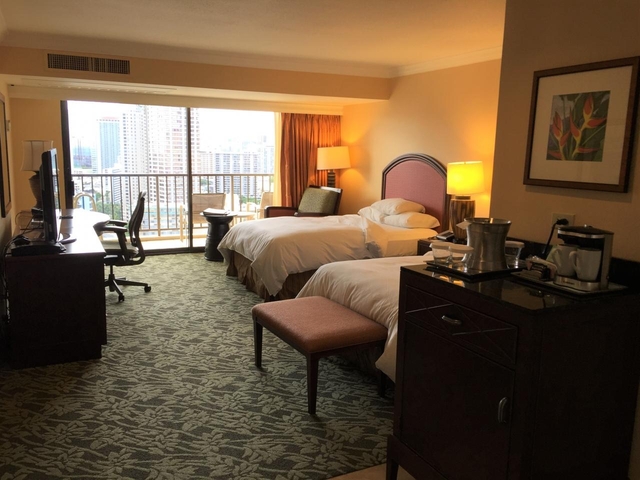 3. ヒルトン ハワイアン ビレッジ ワイキキ ビーチ リゾート