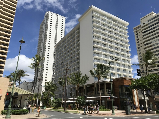 5. アロヒラニ リゾート ワイキキ ビーチ