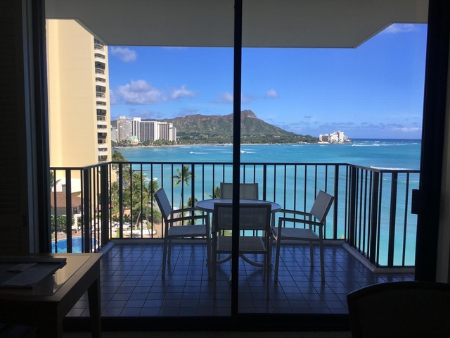 1. ハレクラニ ホテル