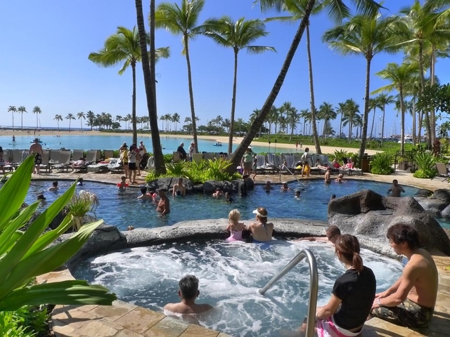 1位 ヒルトン ハワイアン ビレッジ ワイキキ ビーチ リゾート