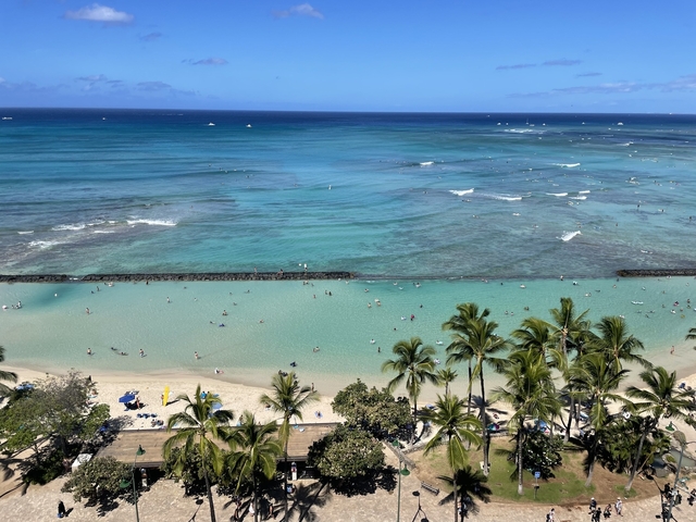 10位 アロヒラニ リゾート ワイキキ ビーチ