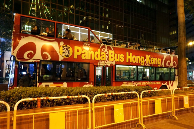 オープントップバスツアー