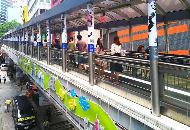 ヒルサイド エスカレーター