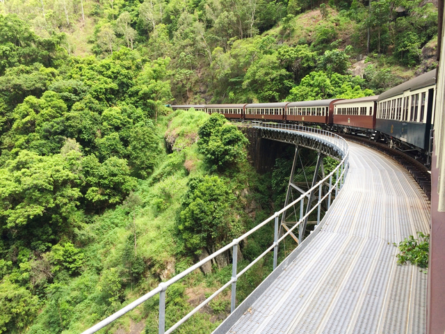 キュランダ観光列車
