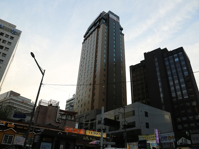 5. ENA スイート ホテル ナンデムン