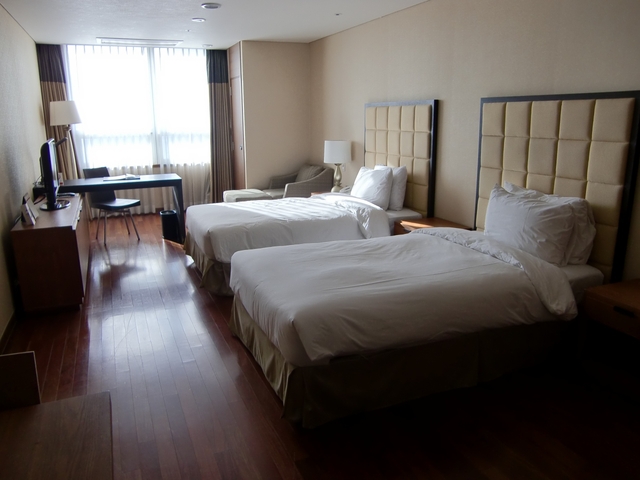 6. ラマダ ホテル アンド スイーツ ナンデモン