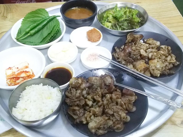 1. ニュー グランド ホテル