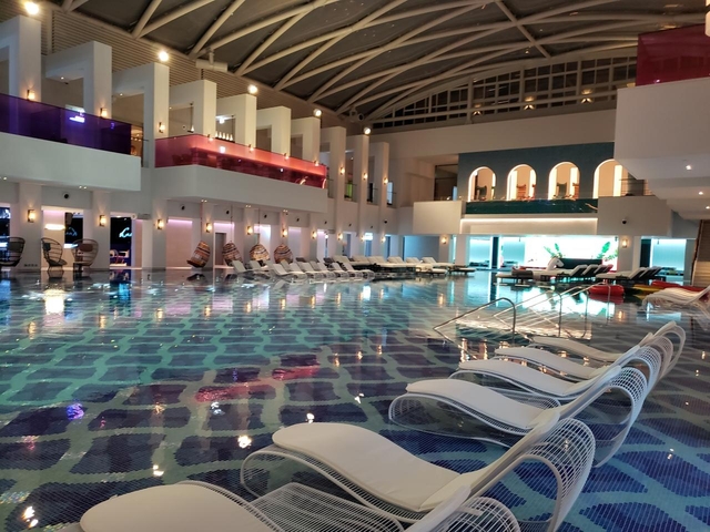 4. パラダイス シティ