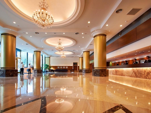 8位 ホテル ナショナル