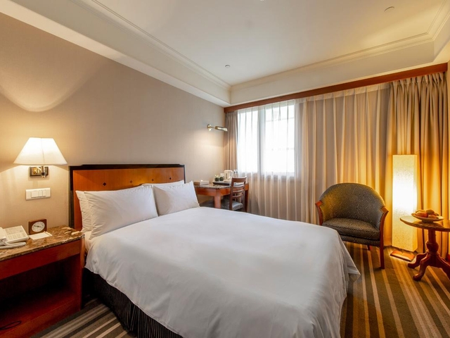 8位 ホテル ナショナル