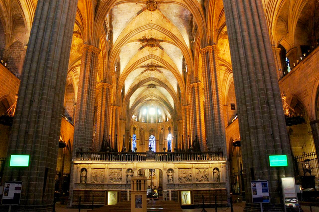 カテドラル (サンタ エウラリア大聖堂)